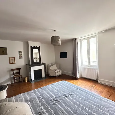 Maison Familiale-jardin-50m Du Loing-tout A Pieds Holiday home