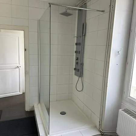Holiday home Maison Familiale-jardin-50m Du Loing-tout A Pieds
